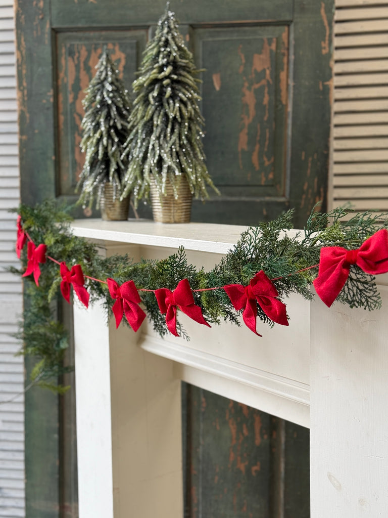RED VELVET BOW GARLAND