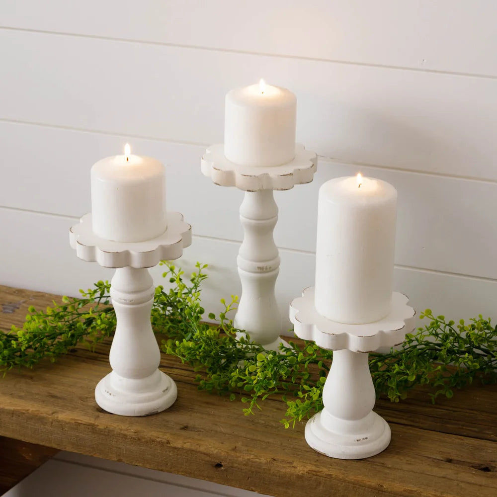 FLORAL WHITE CANDLE HOLDER