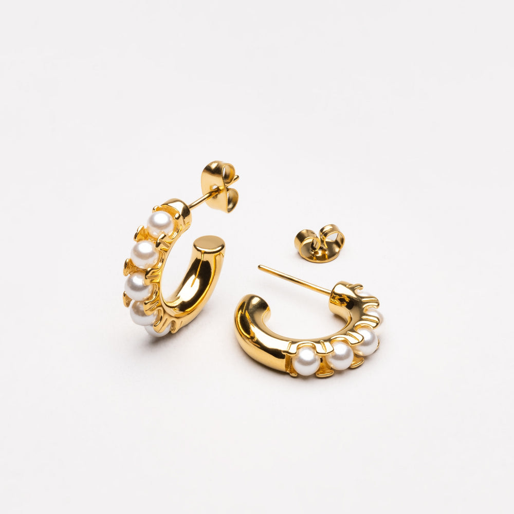 MINI PEARL HUGGIES EARRINGS
