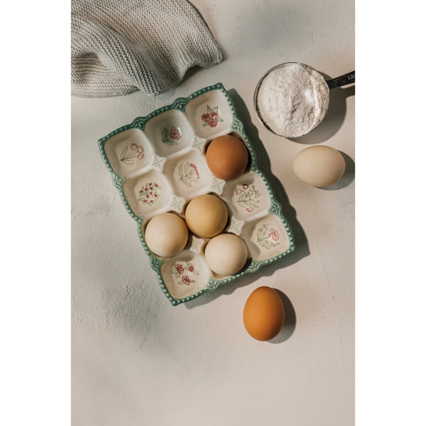 STONEWARE EGG HOLDER