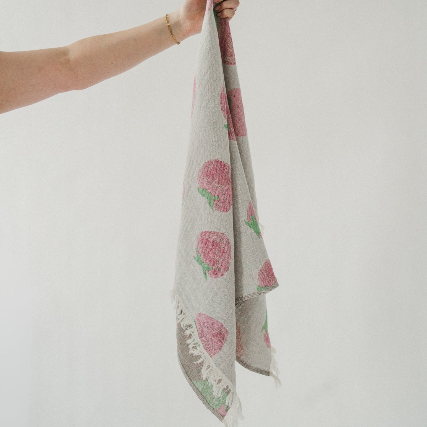STRAWBERRY SHORTCAKE HAND TOWEL